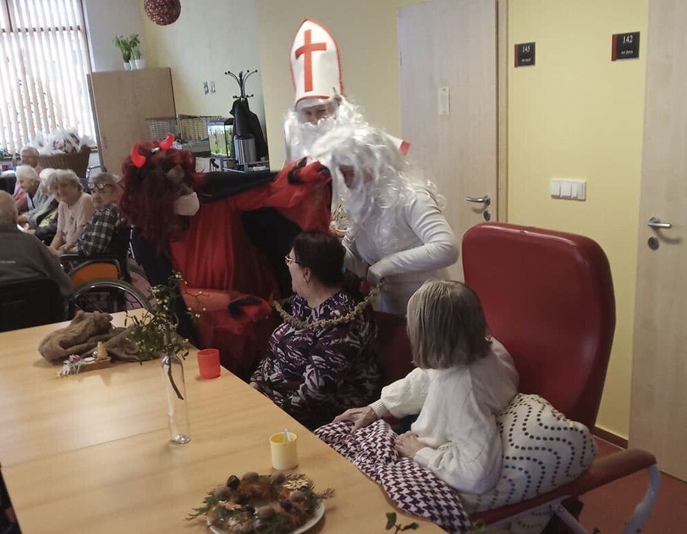 Návštěva Mikuláše v Senior domu Beránek