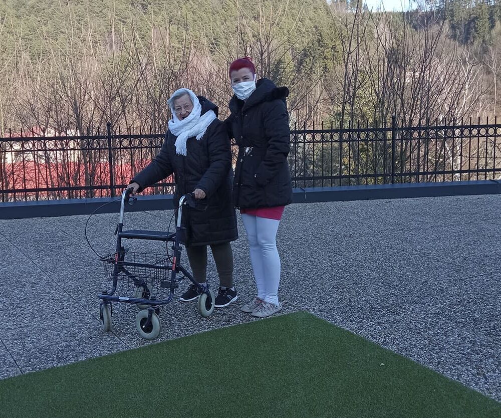 Jaro ťuká na dveře